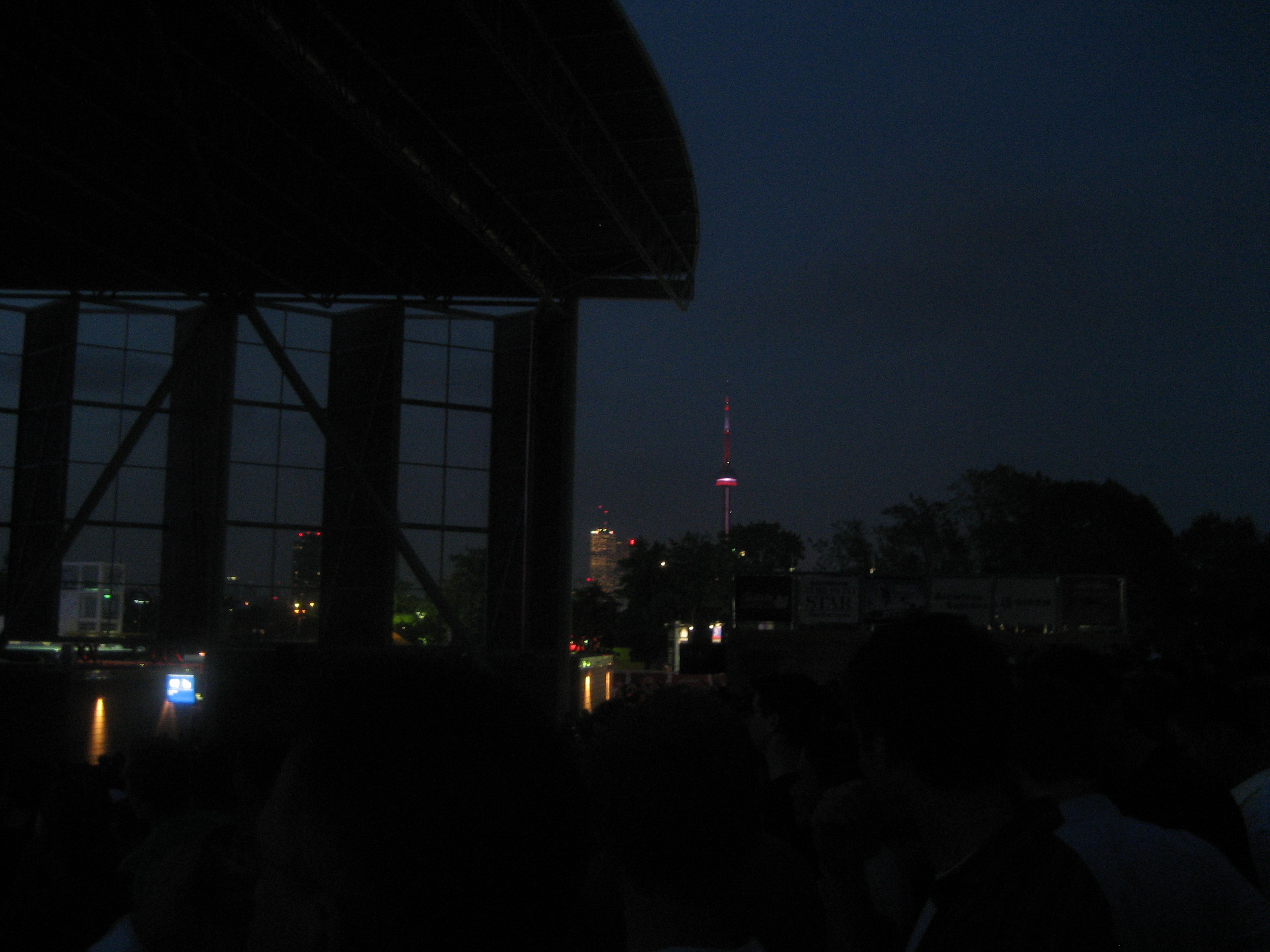 cn tower 2